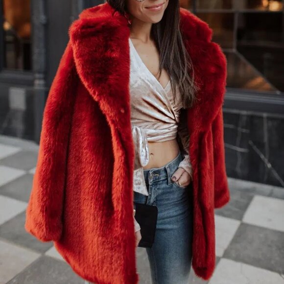 💖💥SHOWSTOPPER!💖💥 Luxurious Heavy Faux Fox Fur Coat in Red - Picture 9 of 16